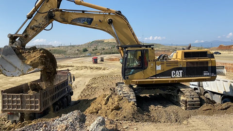 OPERATION AND MAINTENANCE MANUAL - (CAT) CATERPILLAR 365B EXCAVATOR - S/N BTH - PDF File