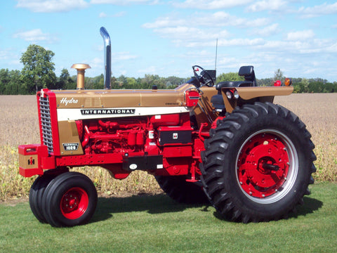 Case IH 1026 Turbo Diesel Tractor Operator’s Manual 1082915R1