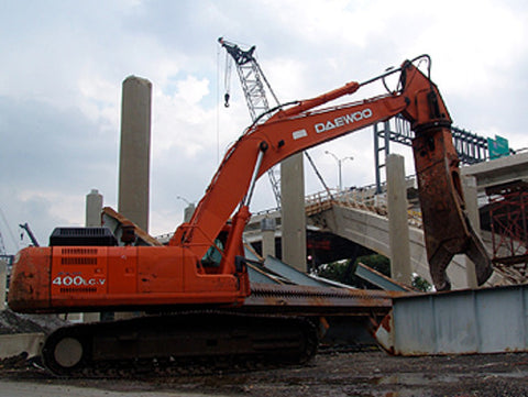 ENHANCE THE PERFORMANCE AND LONGEVITY OF YOUR DOOSAN DAEWOO SOLAR 400LC-V WITH OUR COMPREHENSIVE OPERATION AND MAINTENANCE MANUAL IN PDF FORMAT. 
