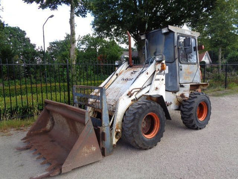 Bobcat 2400 Articulated Loader Operation & Maintenance Manual 6570571