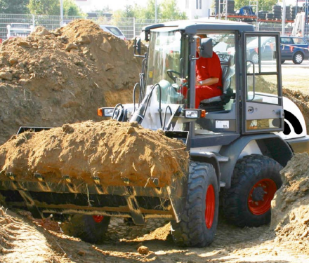 Bobcat WL350 Articulated Loader Operation & Maintenance Manual 22509400