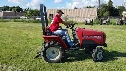 Download PDF for Massey Ferguson MF 1205 COMPACT TRACTOR Parts Catalog Manual S/N 1637324